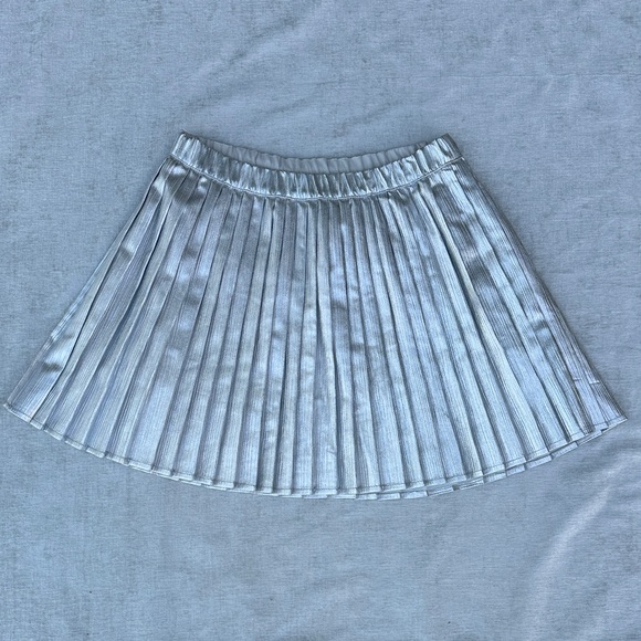 Owillo Other - Girls Foil Skirt Pleated by Owillo Size L